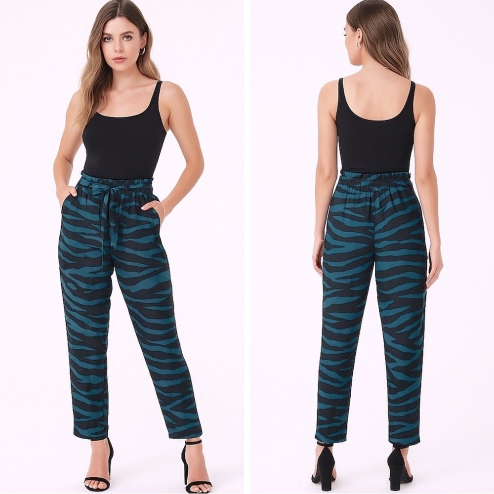 Bella Dahl "Atlas" Belted Zebra Trouser NWT